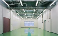 Science Tokyo 横浜ベンチャープラザの外観・ラボ写真（実験用ガス供給設備付きラボ）