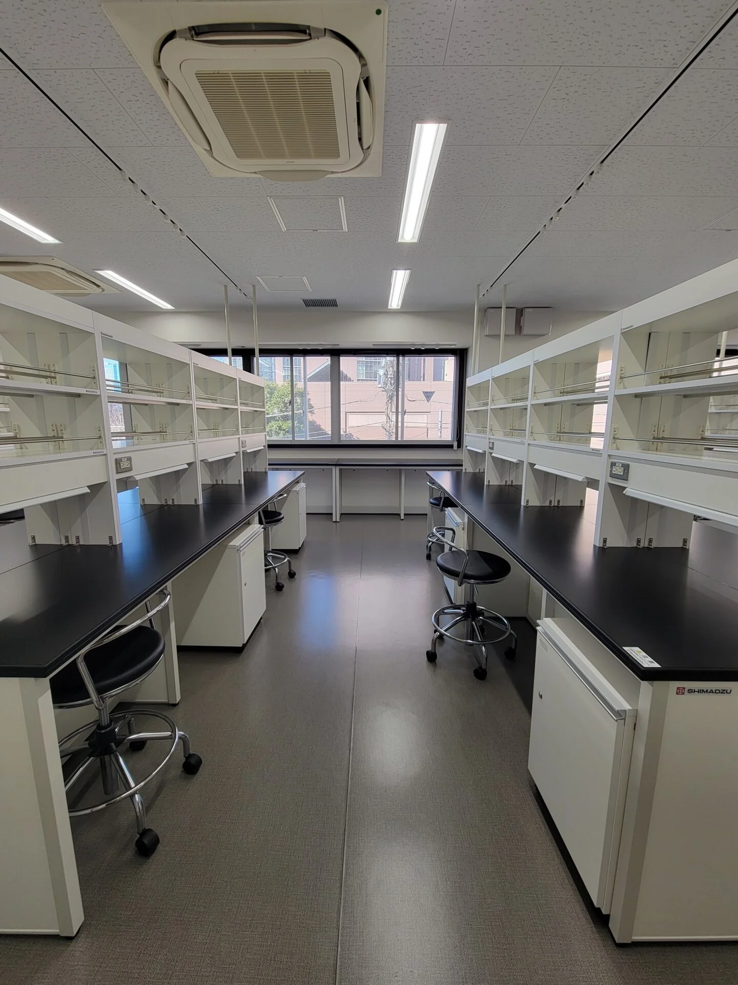 TIP-RCCシェアラボ（東京科学大学 湯島・駿河台）の外観・ラボ写真（TIP-RCCシェアラボ（湯島8号館））